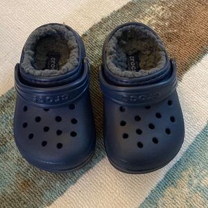 New lined crocs size 7 toddler